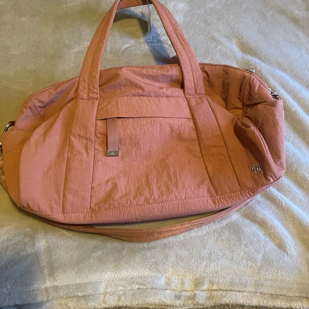 Lulu on my level barrel bag